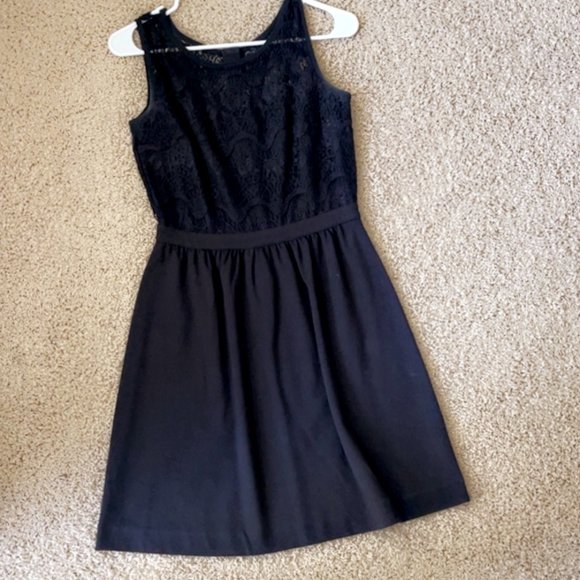 Lilly Pulitzer Rhea Black Ponte Placed Lace Dress Small - Picture 2 of 5